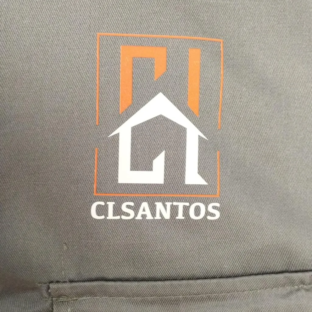 Chaleco con logotipo estampado en DTF en el pecho izquierdo