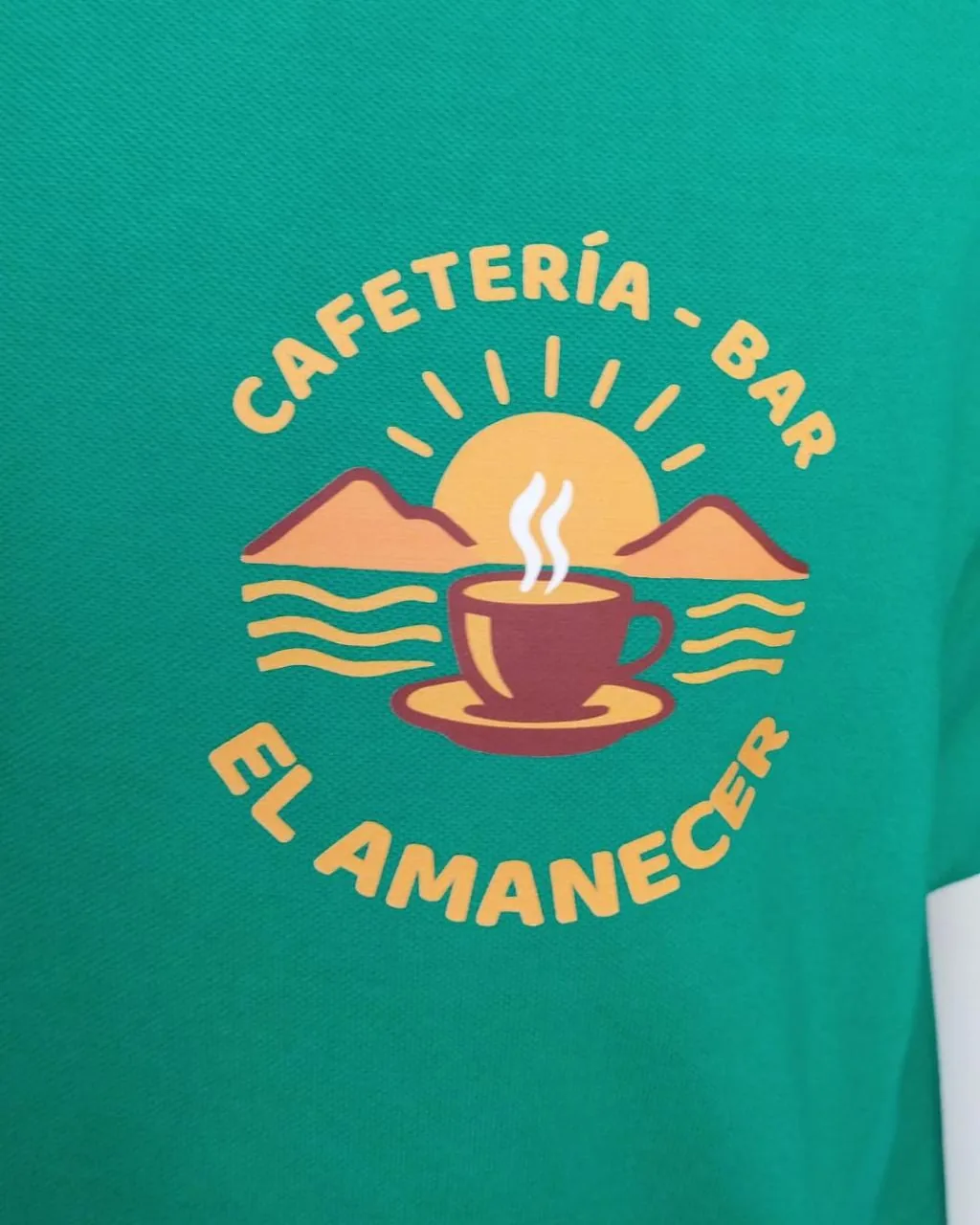 Polo con logotipo estampado en DTF en el pecho izquierdo