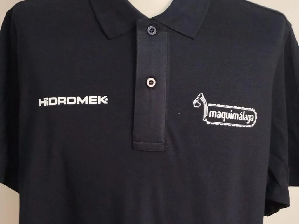 Polo con logotipo estampado en DTF en el pecho izquierdo
