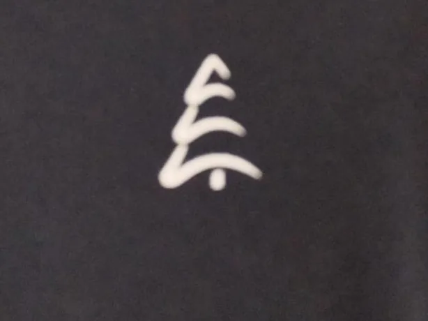 Polo con logotipo serigrafiado en pecho izquierdo