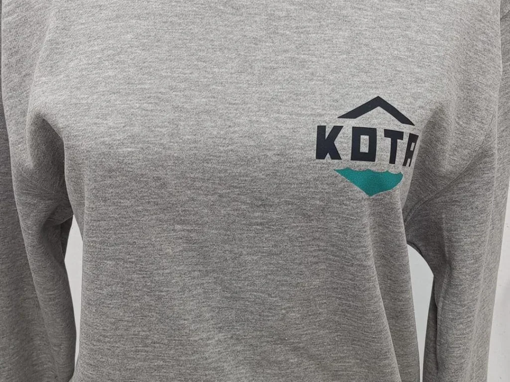 Sudadera con logotipo estampado en DTF en el pecho izquierdo