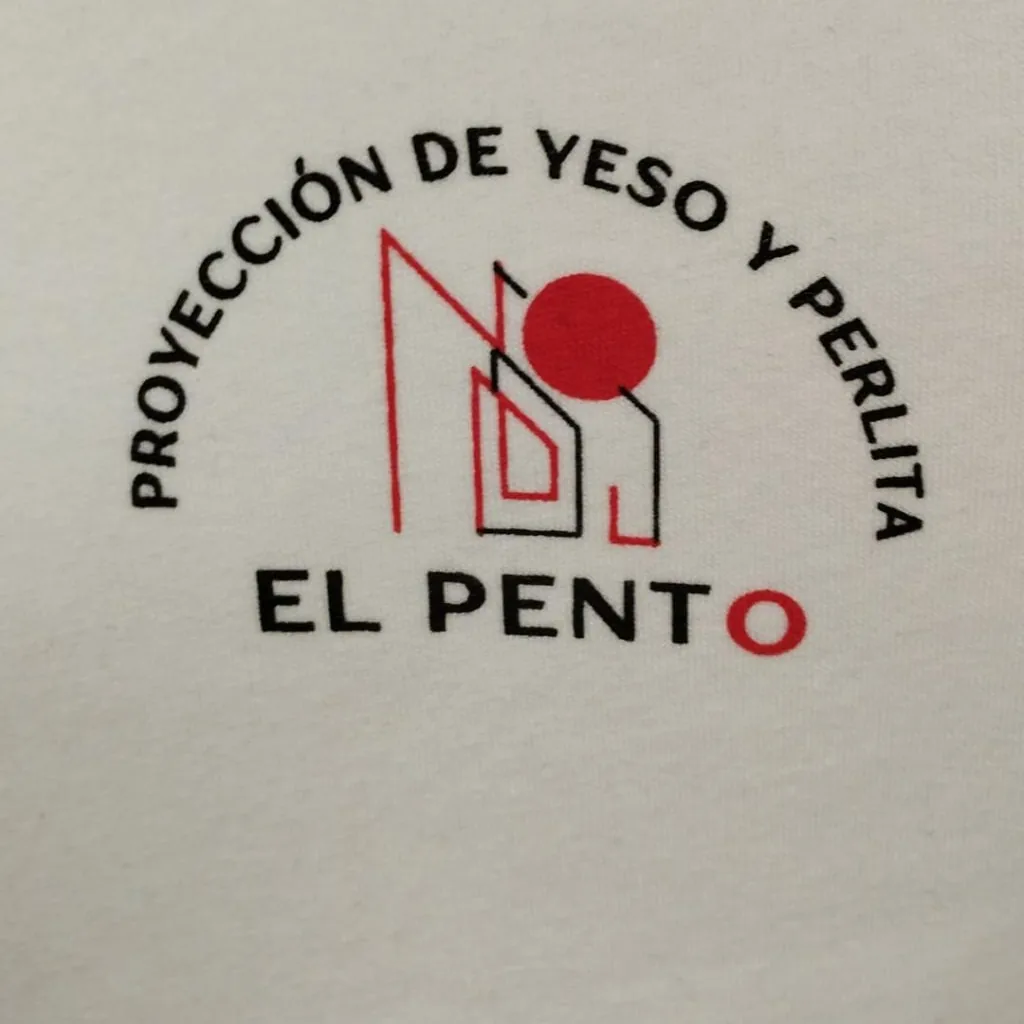 Sudadera con logotipo serigrafiado en el pecho izquierdo