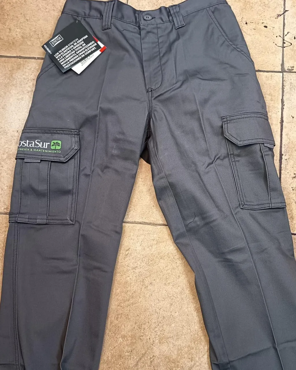 Pantalones personalizado con el logotipo de una empresa