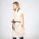 delantal-peto-beige-tirante-cuero-cuatro-bolsillos-100019-1