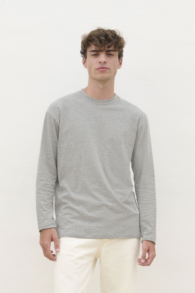 camiseta-hombre-cuello-redondo-manga-larga-11420-foto-modelo