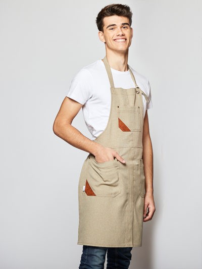 [1824_GRIS_] DELANTAL PETO 100%POLIESTER DETALLES POLIPIEL REMACHES (100 GRIS)