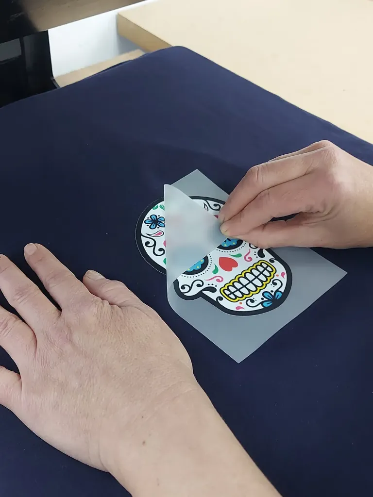 TF Transfer (9x12 - A6 - Pequeño, Pecho Izquierdo)